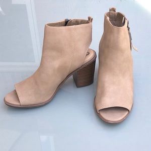 Sam Edelman Circus Kammi Peep Toe Bootie (Size 8)